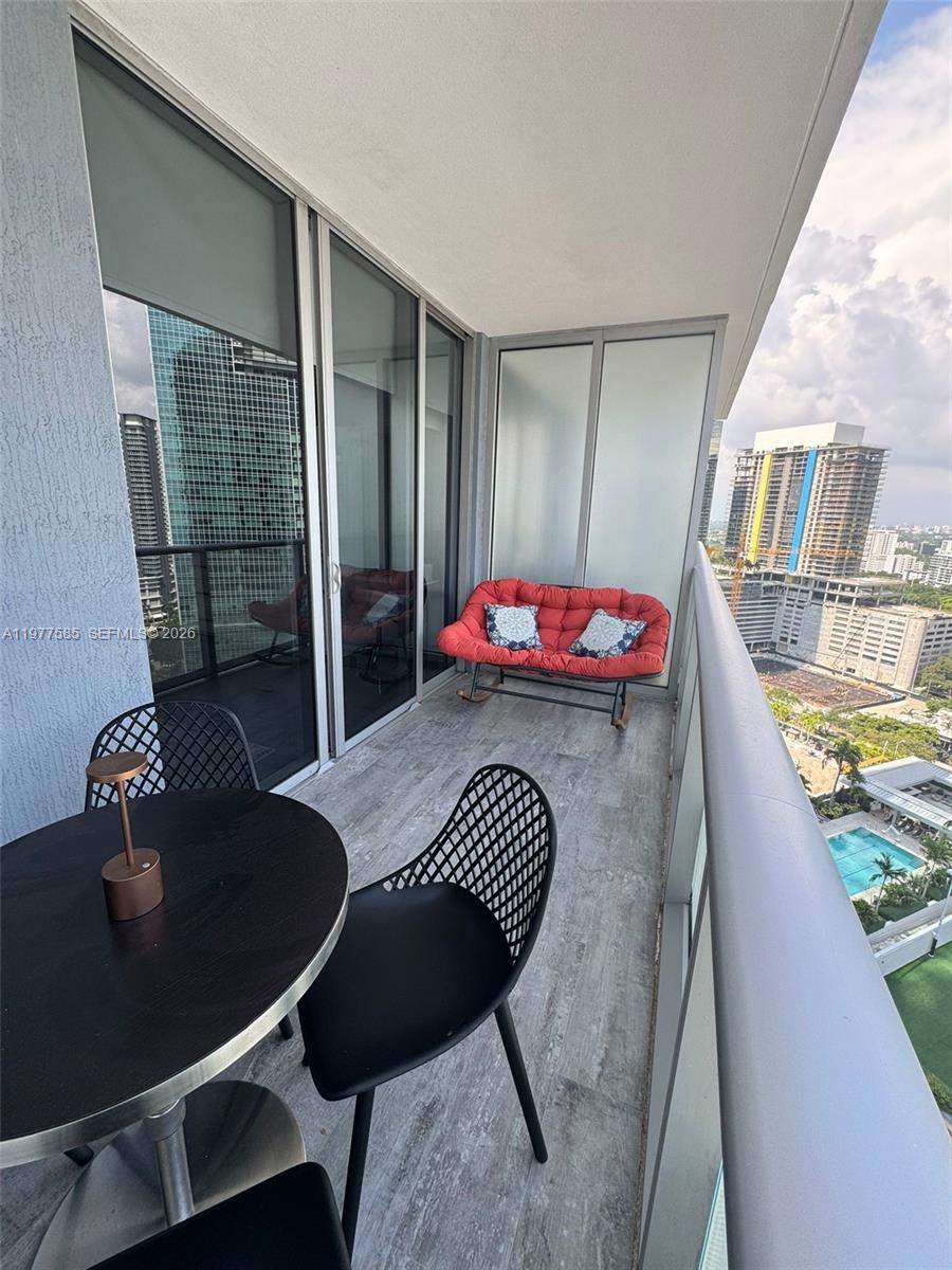 1300 Brickell Bay Dr #2512, Miami FL 33131