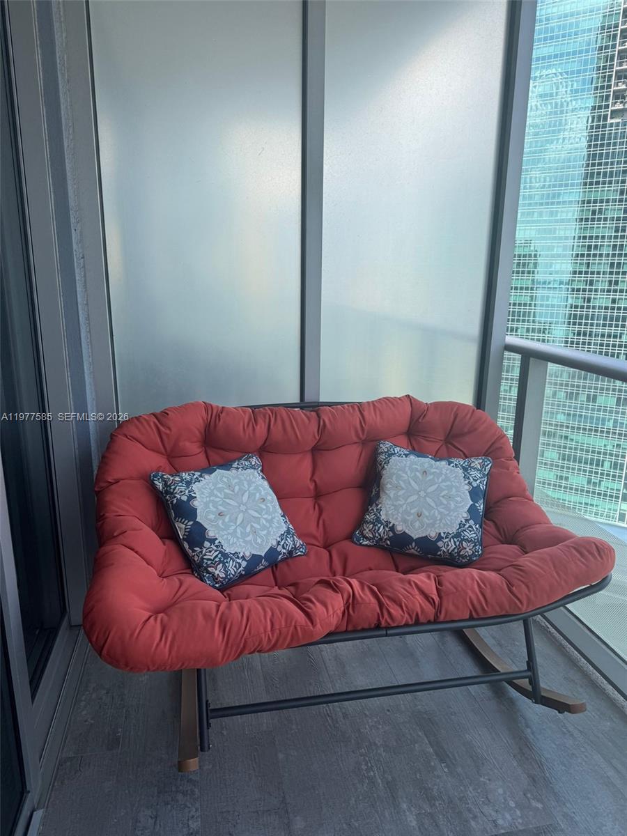 1300 Brickell Bay Dr #2512, Miami FL 33131
