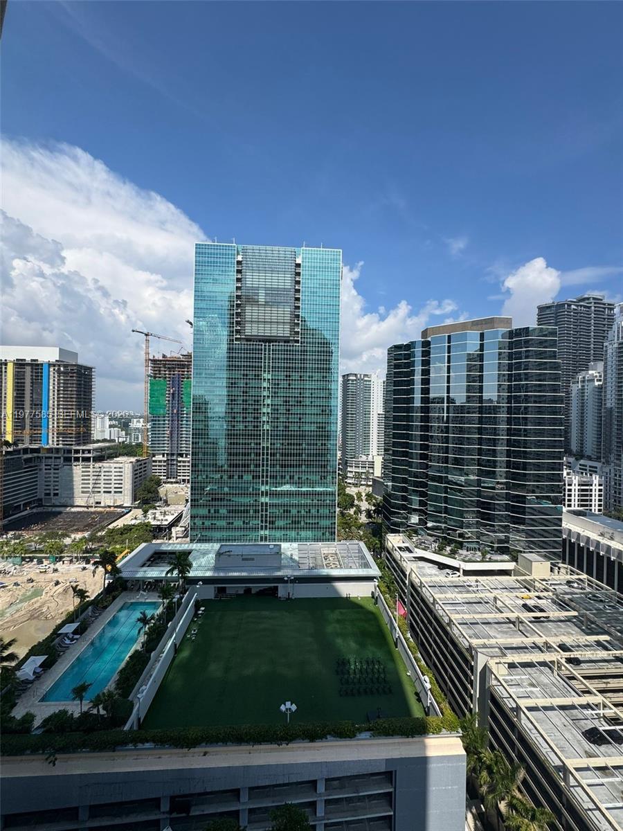 1300 Brickell Bay Dr #2512, Miami FL 33131