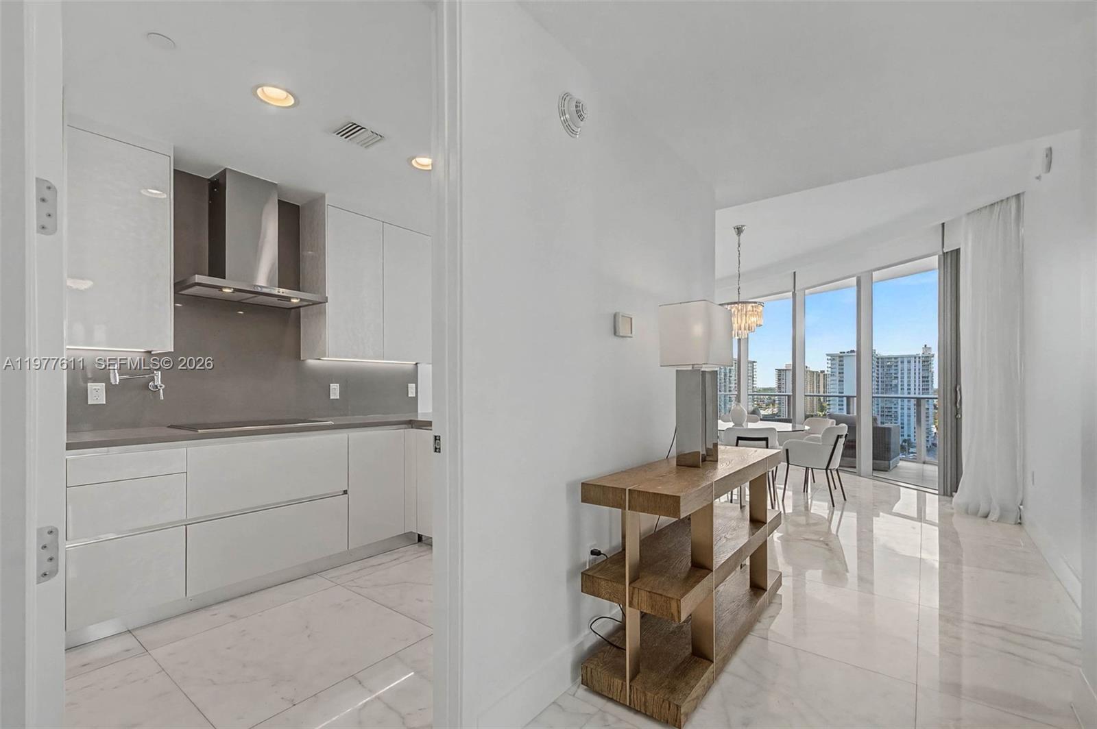 17475 Collins Ave #904, Miami Beach FL 33160