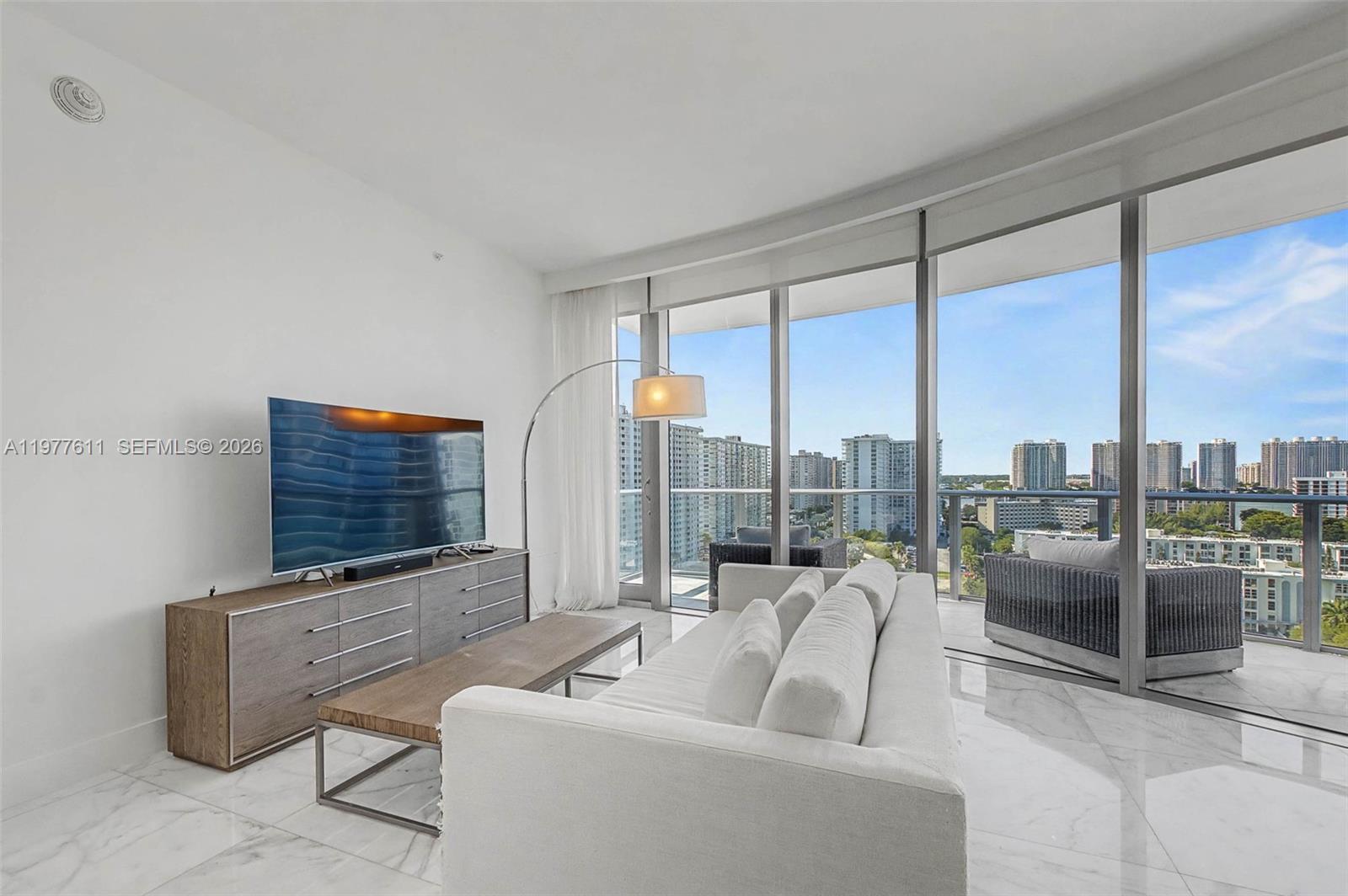 17475 Collins Ave #904, Miami Beach FL 33160