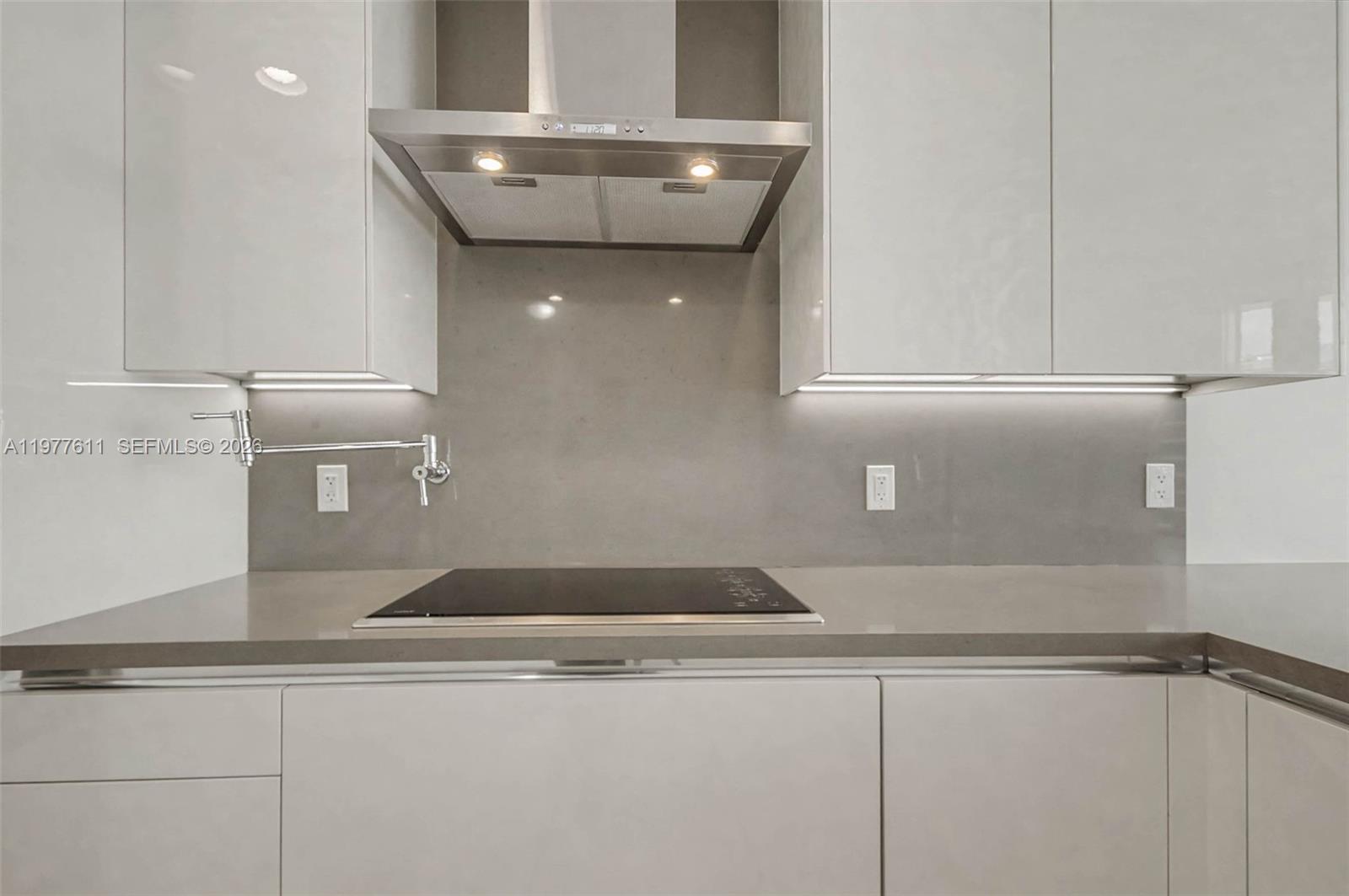 17475 Collins Ave #904, Miami Beach FL 33160