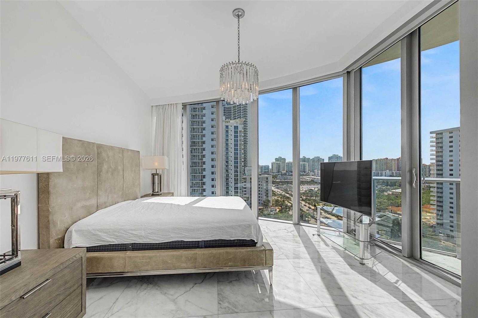 17475 Collins Ave #904, Miami Beach FL 33160