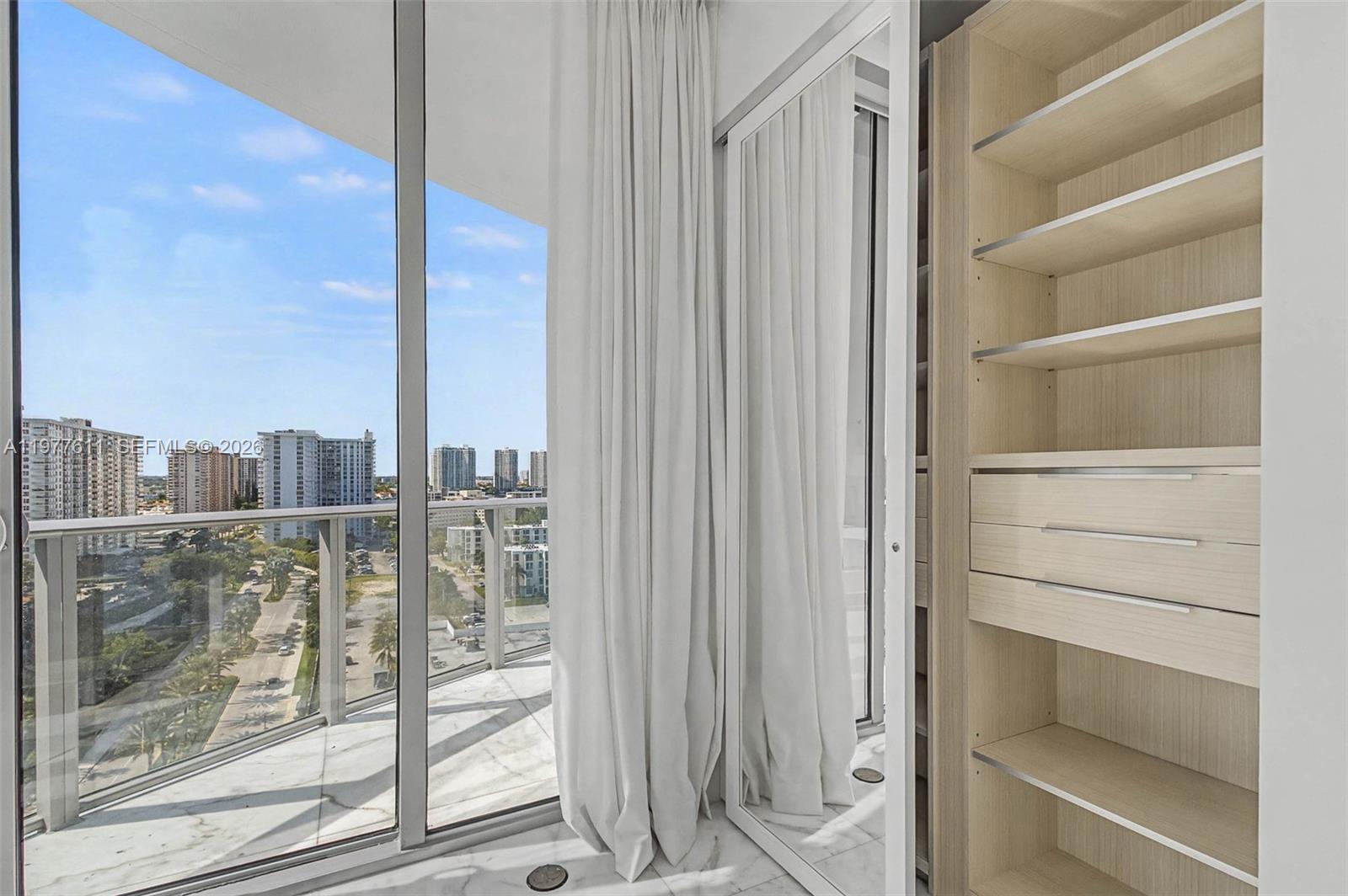 17475 Collins Ave #904, Miami Beach FL 33160