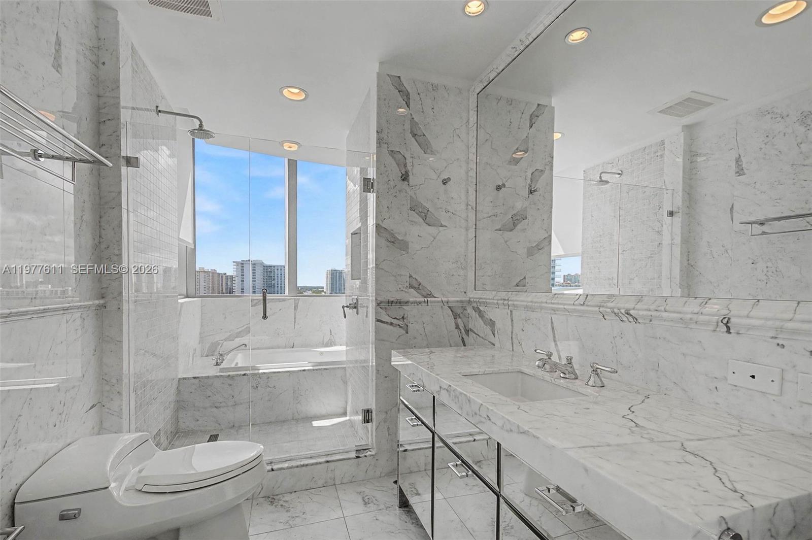 17475 Collins Ave #904, Miami Beach FL 33160