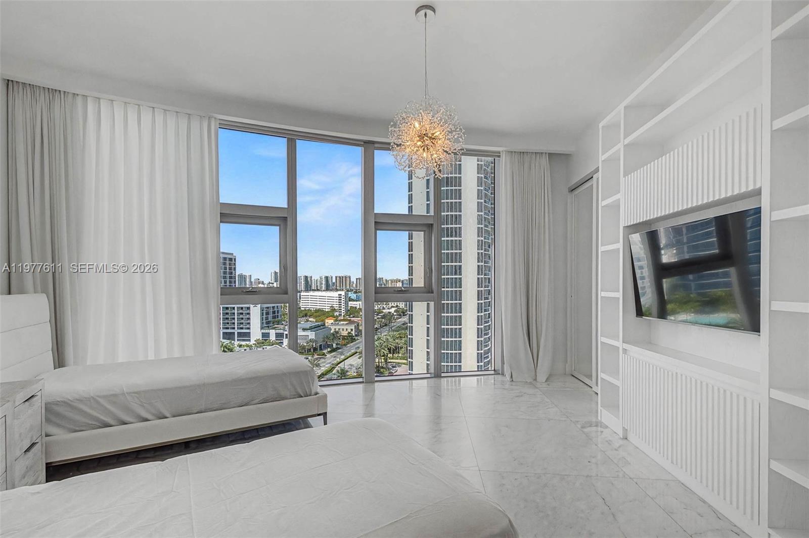17475 Collins Ave #904, Miami Beach FL 33160