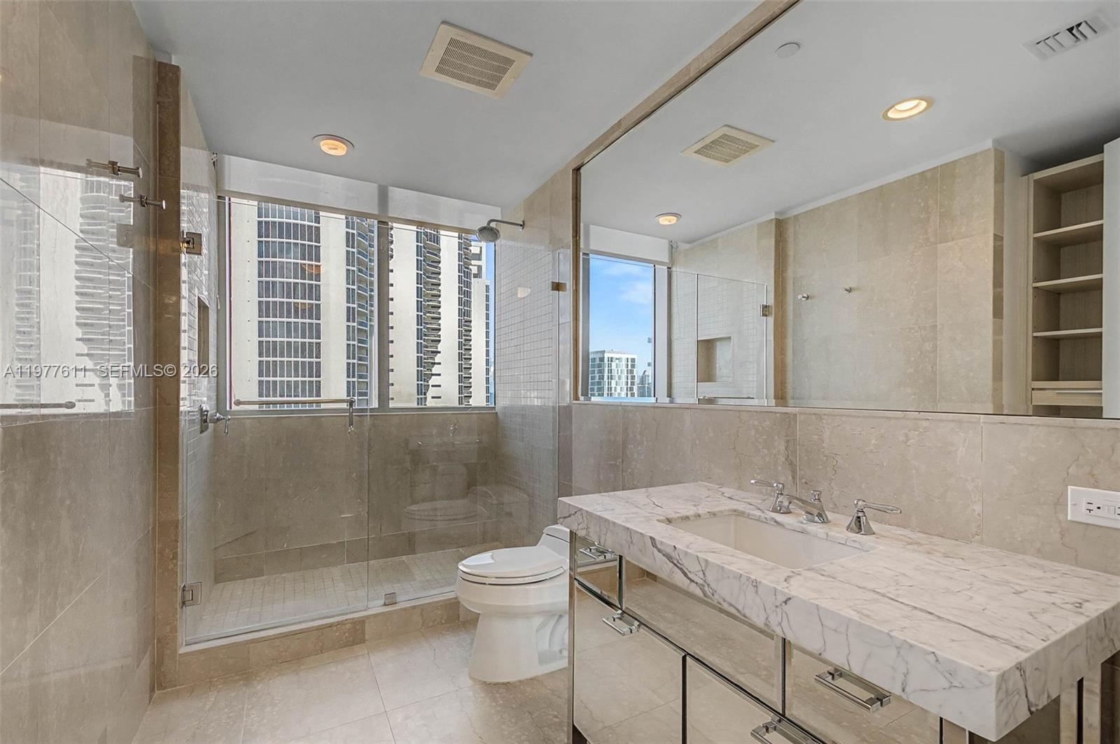 17475 Collins Ave #904, Miami Beach FL 33160