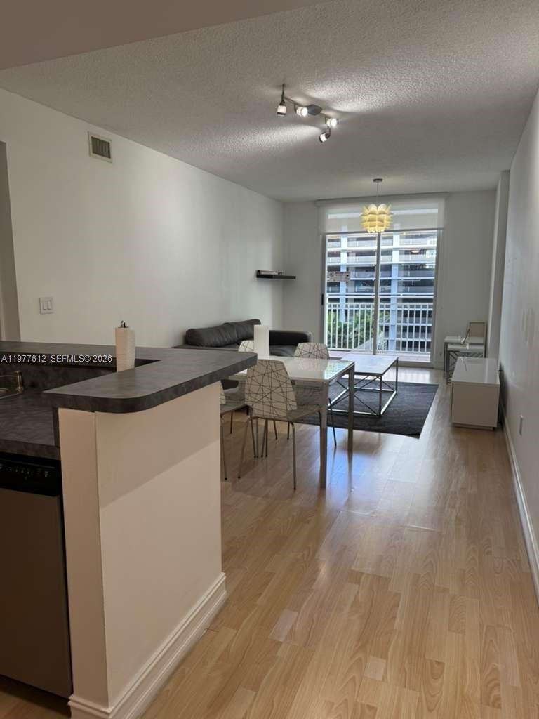 185 SE 14th Ter #812, Miami FL 33131