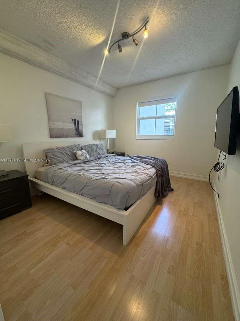 185 SE 14th Ter #812, Miami FL 33131