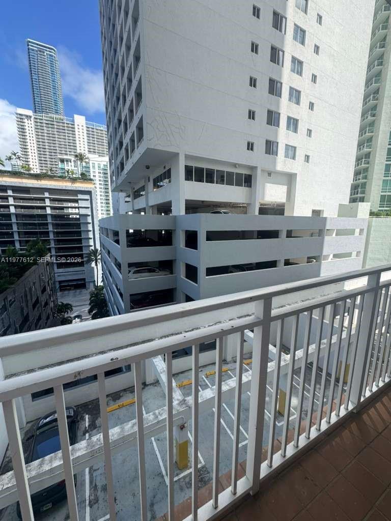 185 SE 14th Ter #812, Miami FL 33131