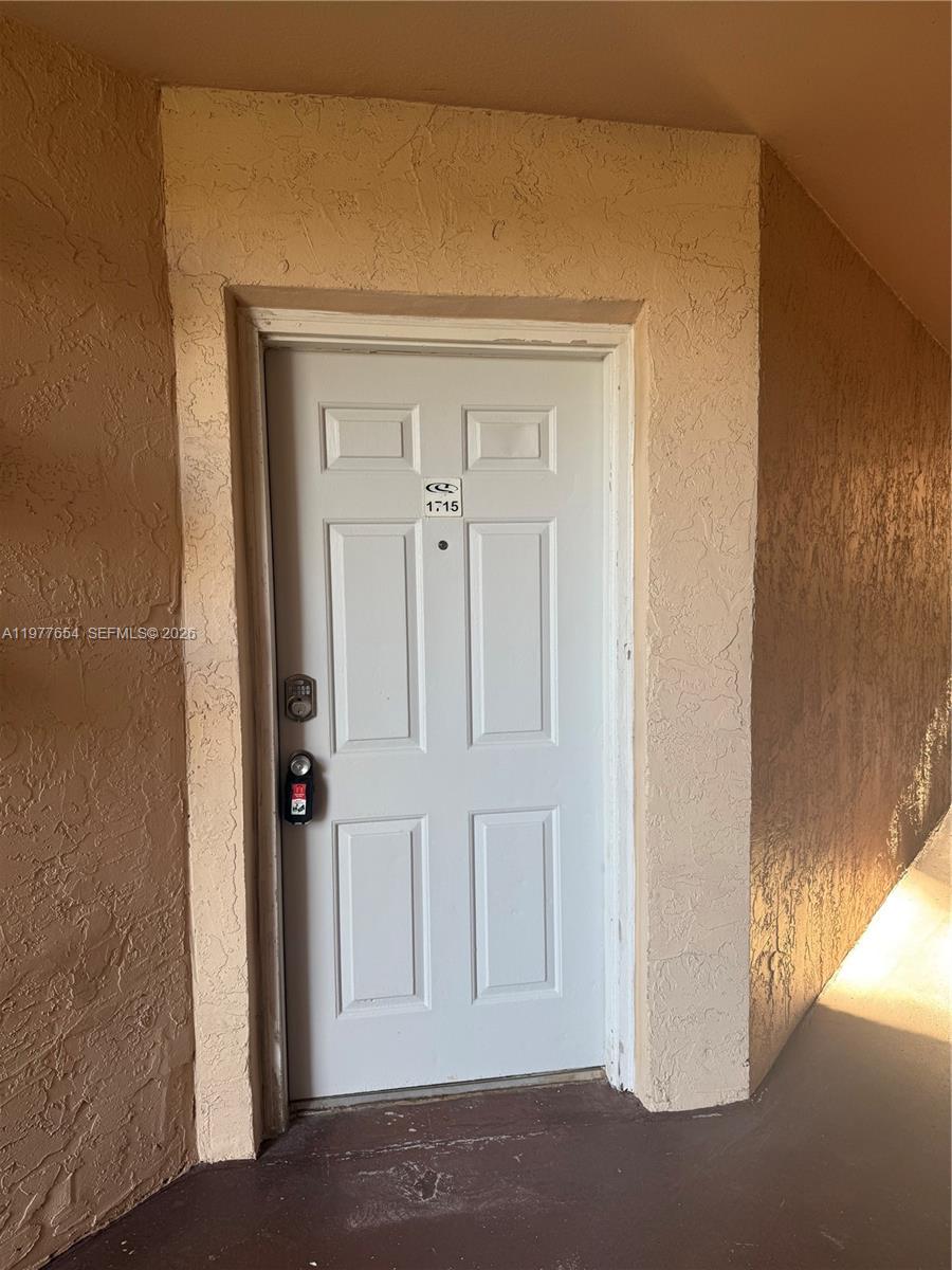 3320 N Pinewalk Dr N #1715, Margate FL 33063