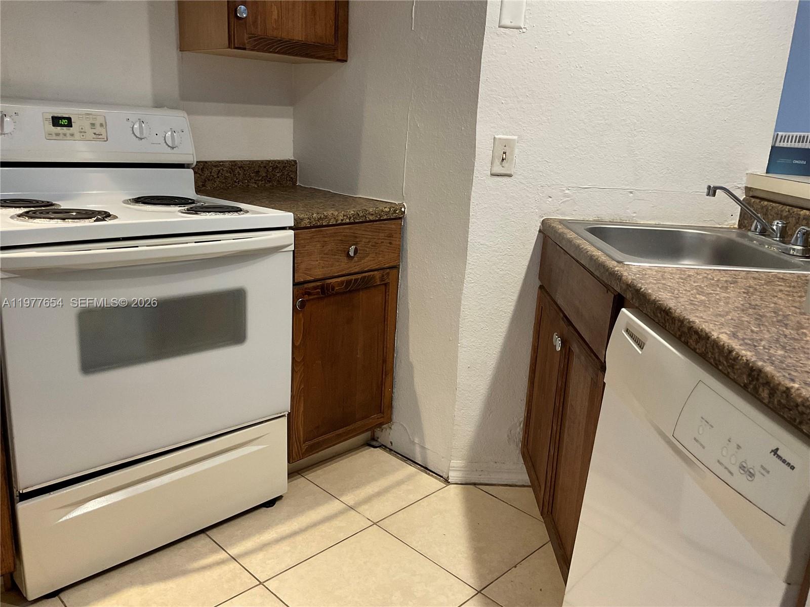 3320 N Pinewalk Dr N #1715, Margate FL 33063
