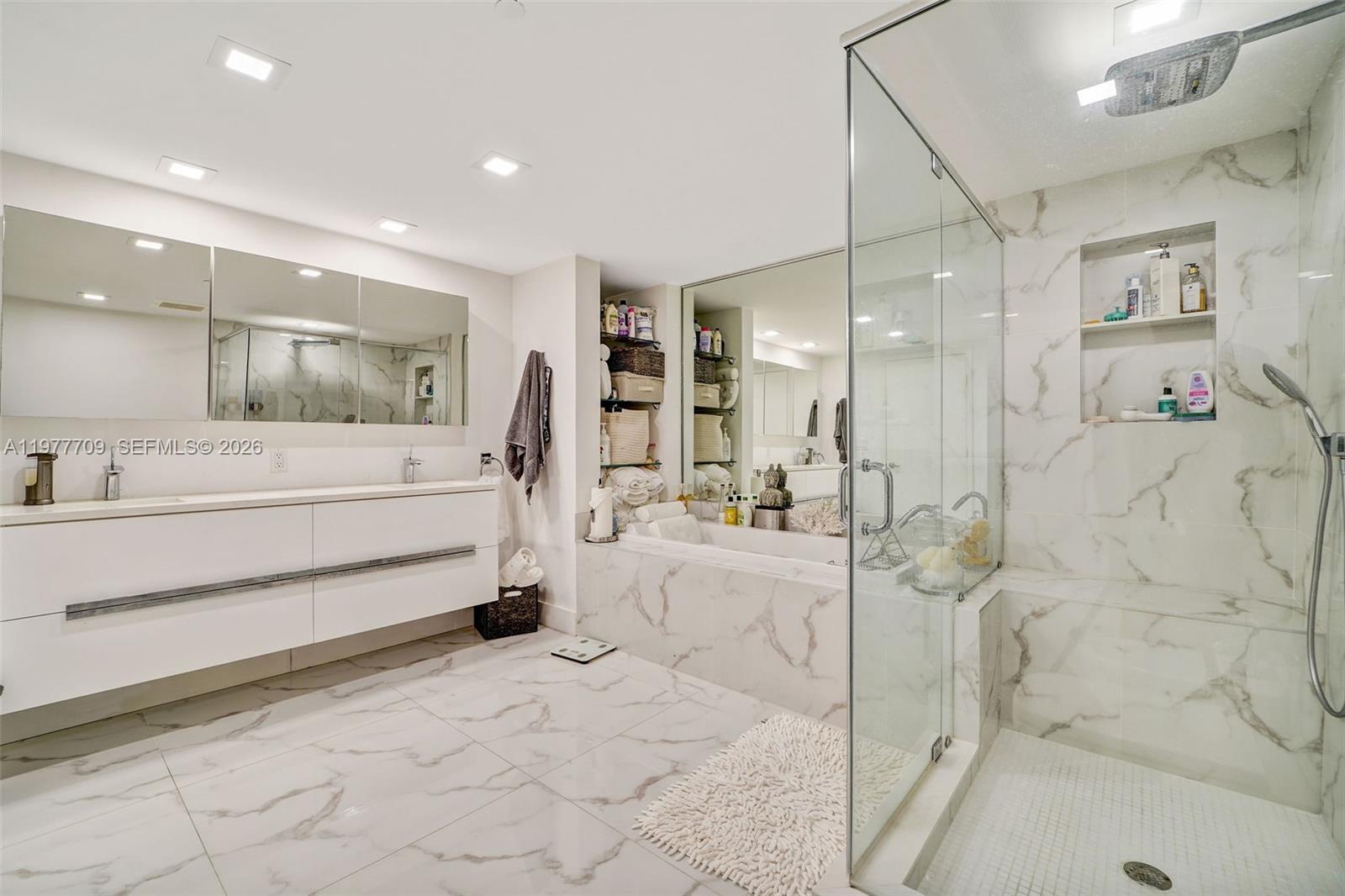 495 Brickell Ave #2804, Miami FL 33131