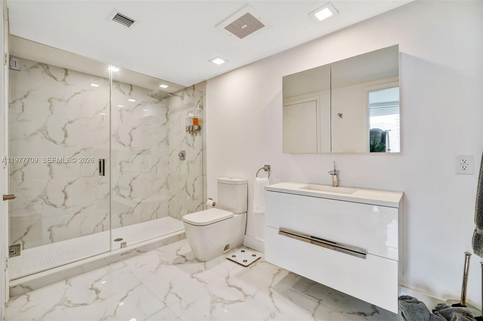495 Brickell Ave #2804, Miami FL 33131