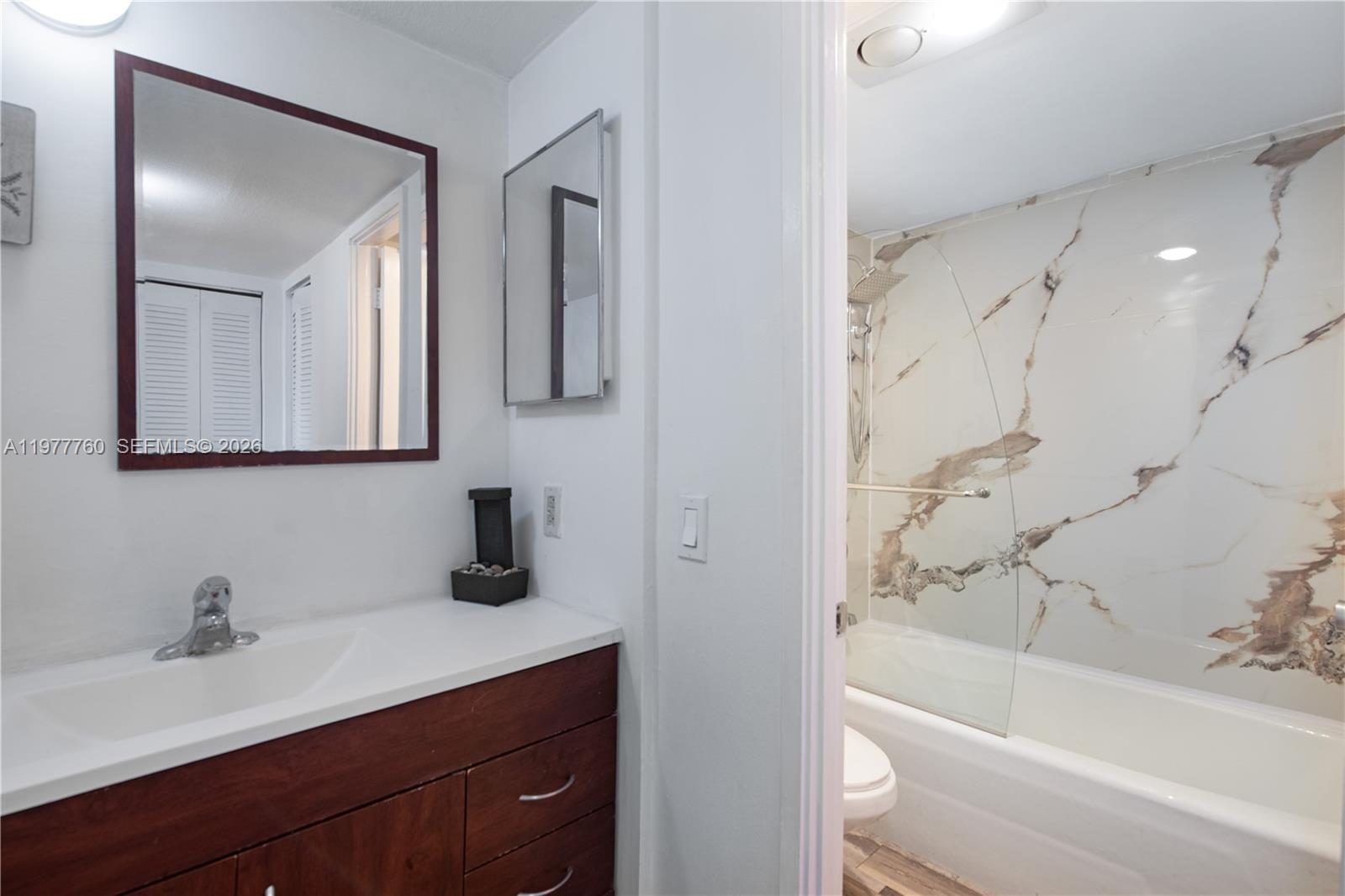 3731 N Country Club Dr #229, Aventura FL 33180