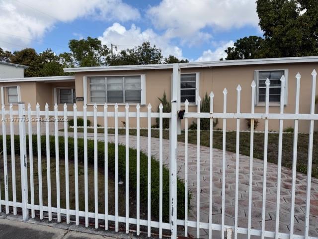 10945 SW 41st St, Miami FL 33165