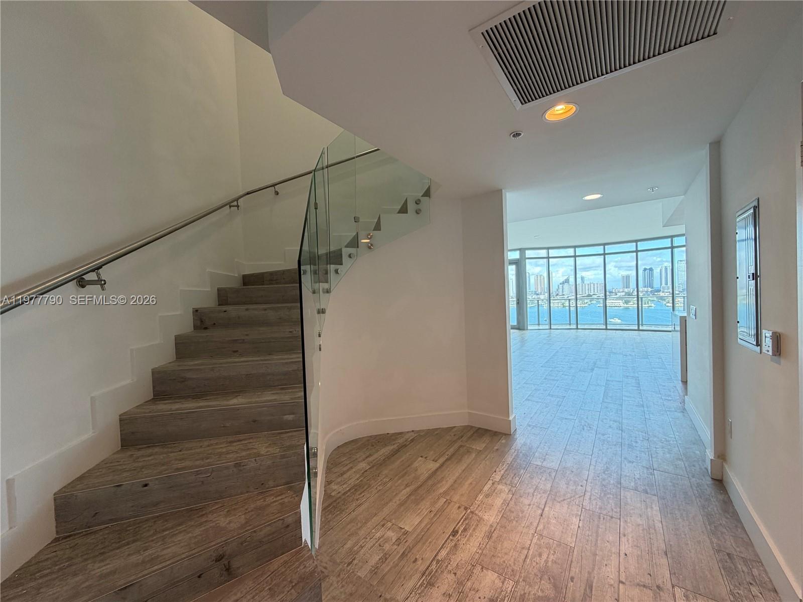 17111 Biscayne Blvd #1211, North Miami Beach FL 33160
