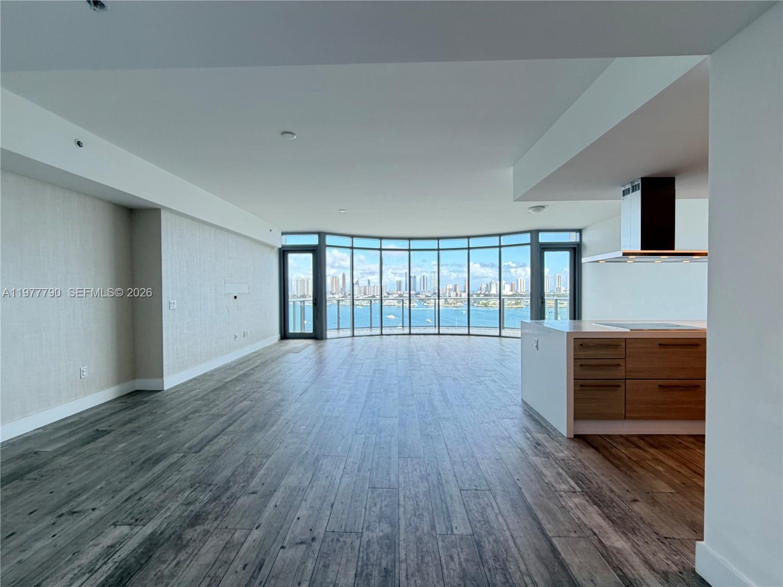 17111 Biscayne Blvd #1211, North Miami Beach FL 33160
