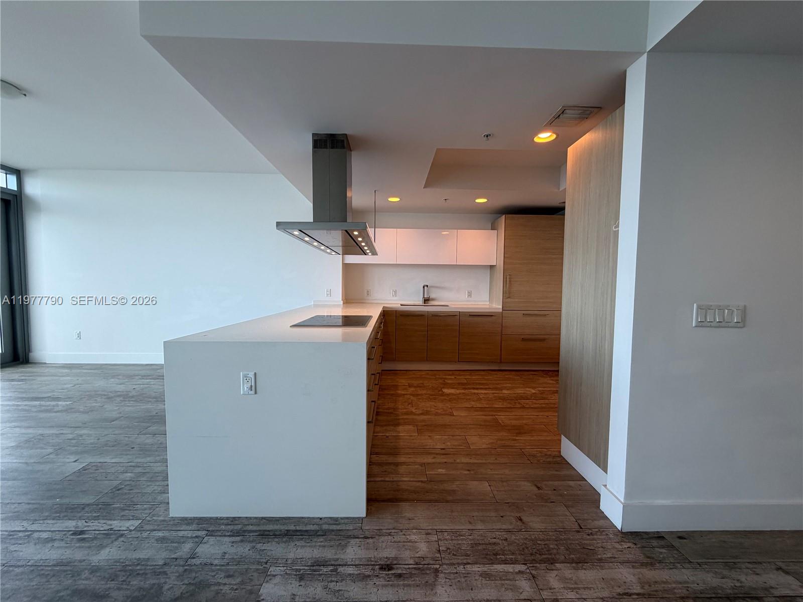 17111 Biscayne Blvd #1211, North Miami Beach FL 33160