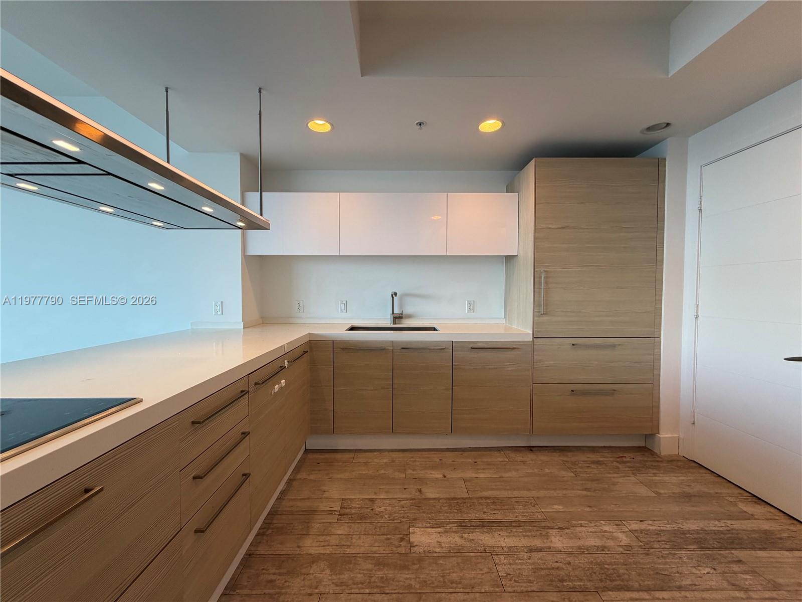 17111 Biscayne Blvd #1211, North Miami Beach FL 33160