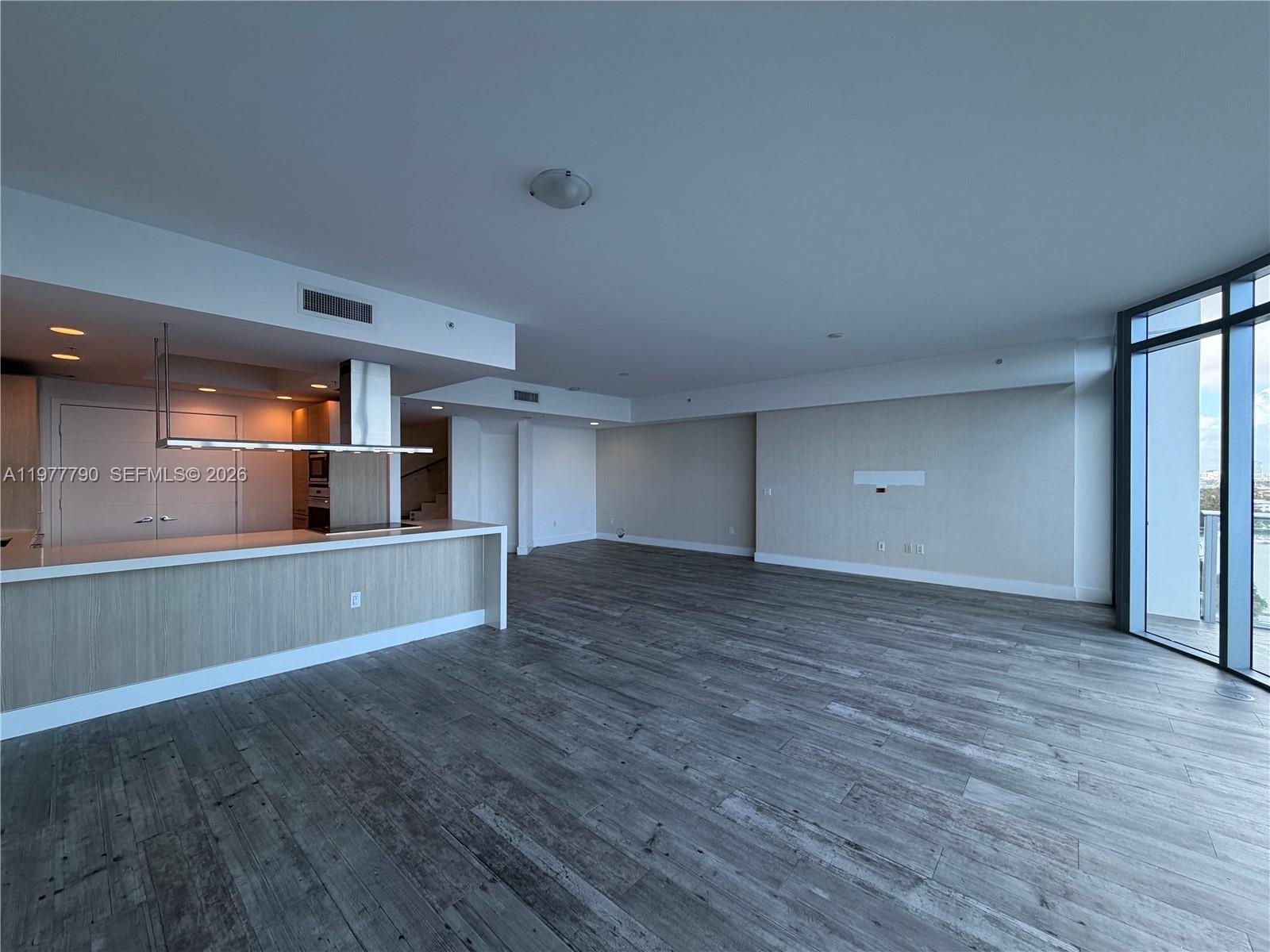 17111 Biscayne Blvd #1211, North Miami Beach FL 33160