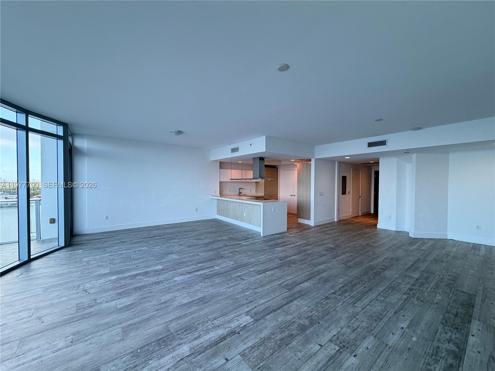 17111 Biscayne Blvd #1211, North Miami Beach FL 33160