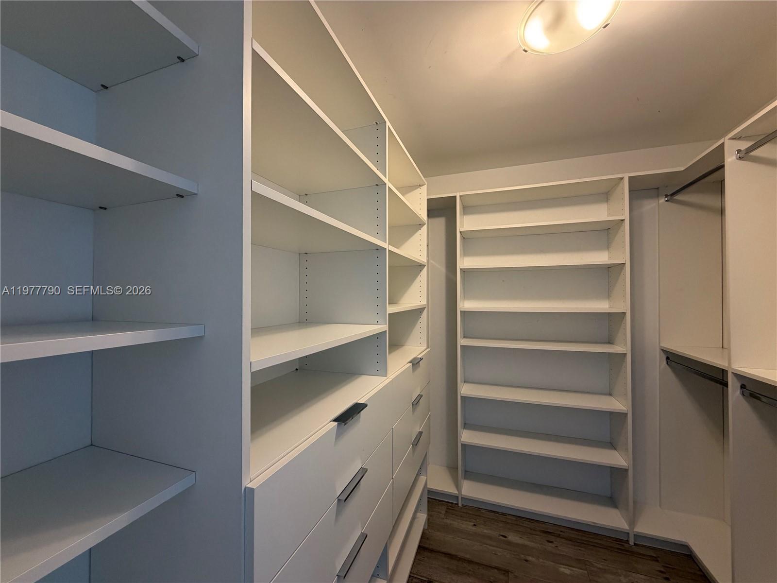 17111 Biscayne Blvd #1211, North Miami Beach FL 33160