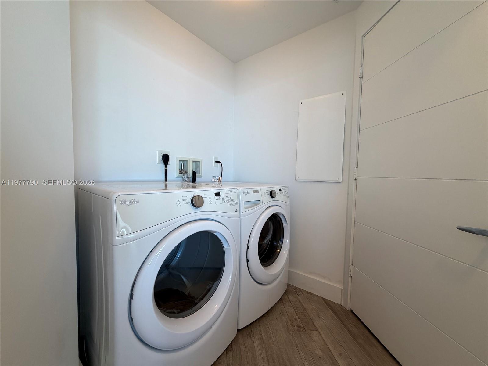 17111 Biscayne Blvd #1211, North Miami Beach FL 33160