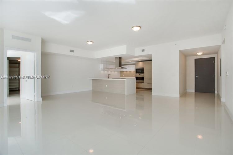 17301 Biscayne Blvd #1103, North Miami Beach FL 33160