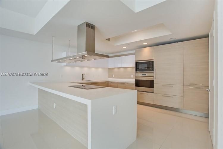 17301 Biscayne Blvd #1103, North Miami Beach FL 33160