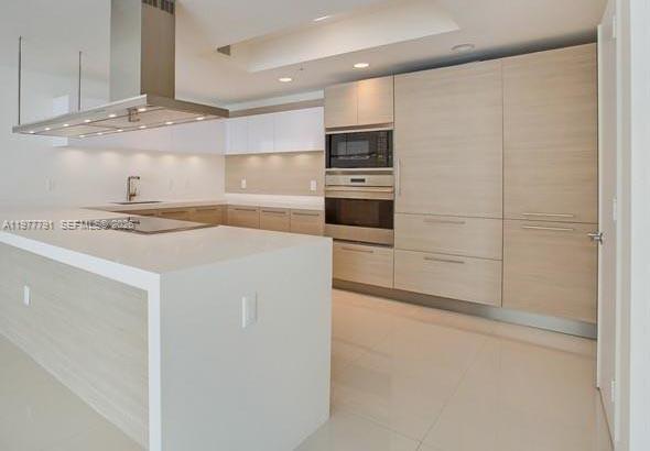17301 Biscayne Blvd #1103, North Miami Beach FL 33160