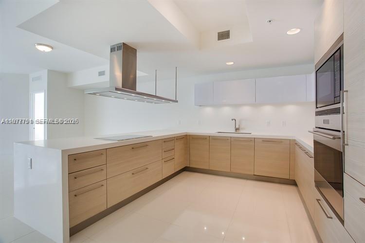 17301 Biscayne Blvd #1103, North Miami Beach FL 33160