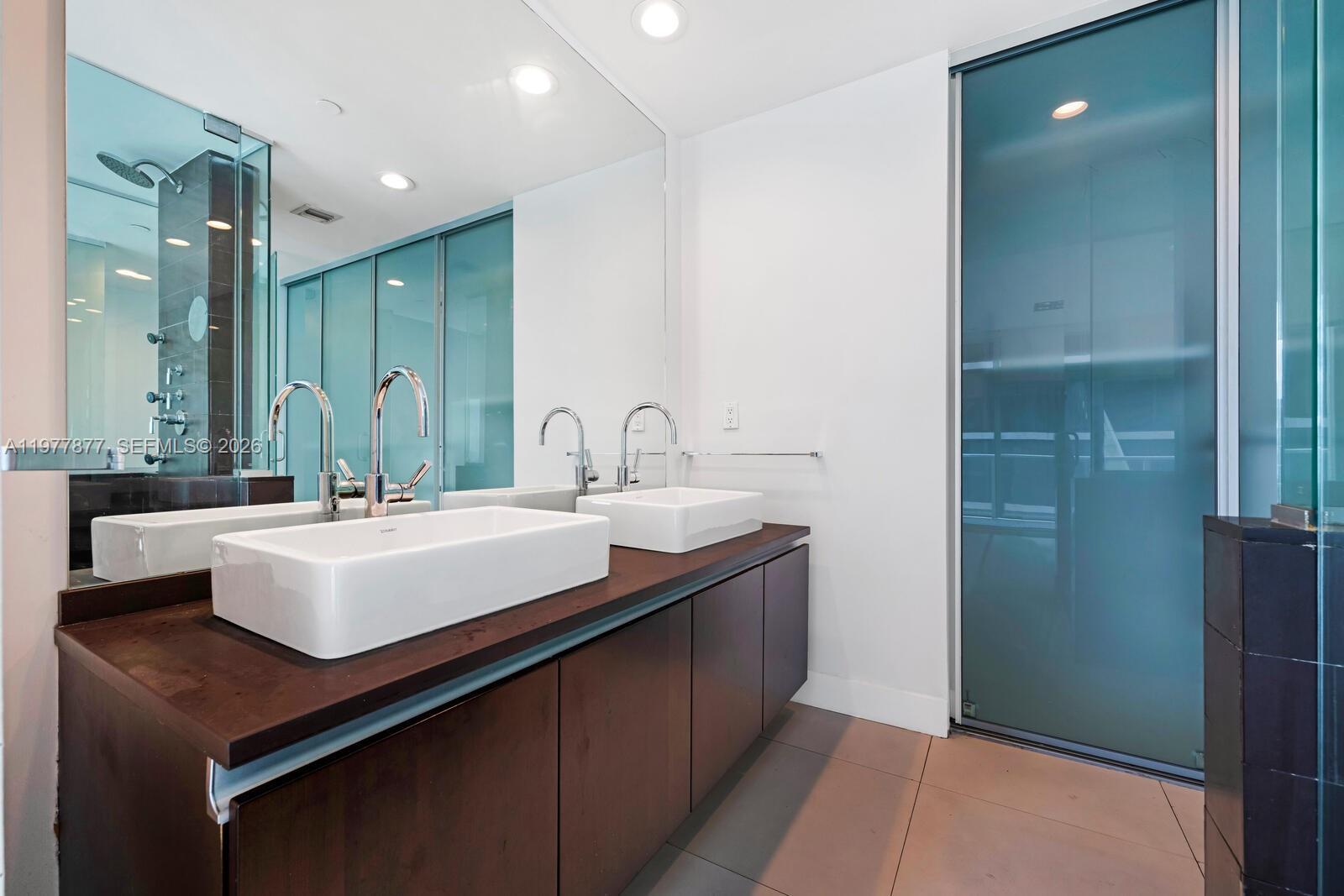 1040 Biscayne Blvd #4208, Miami FL 33132