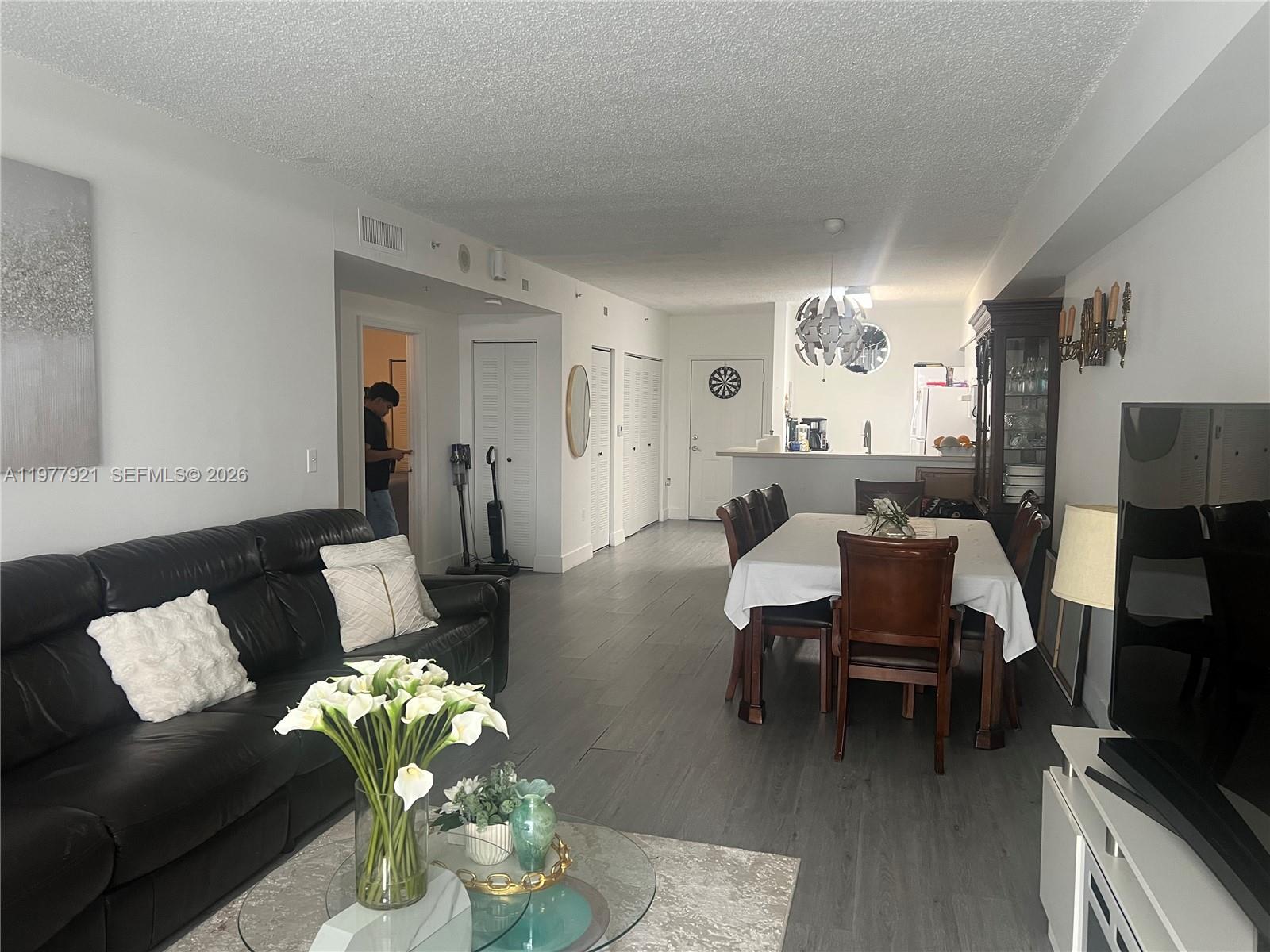 5099 NW 7th St #505, Miami FL 33126