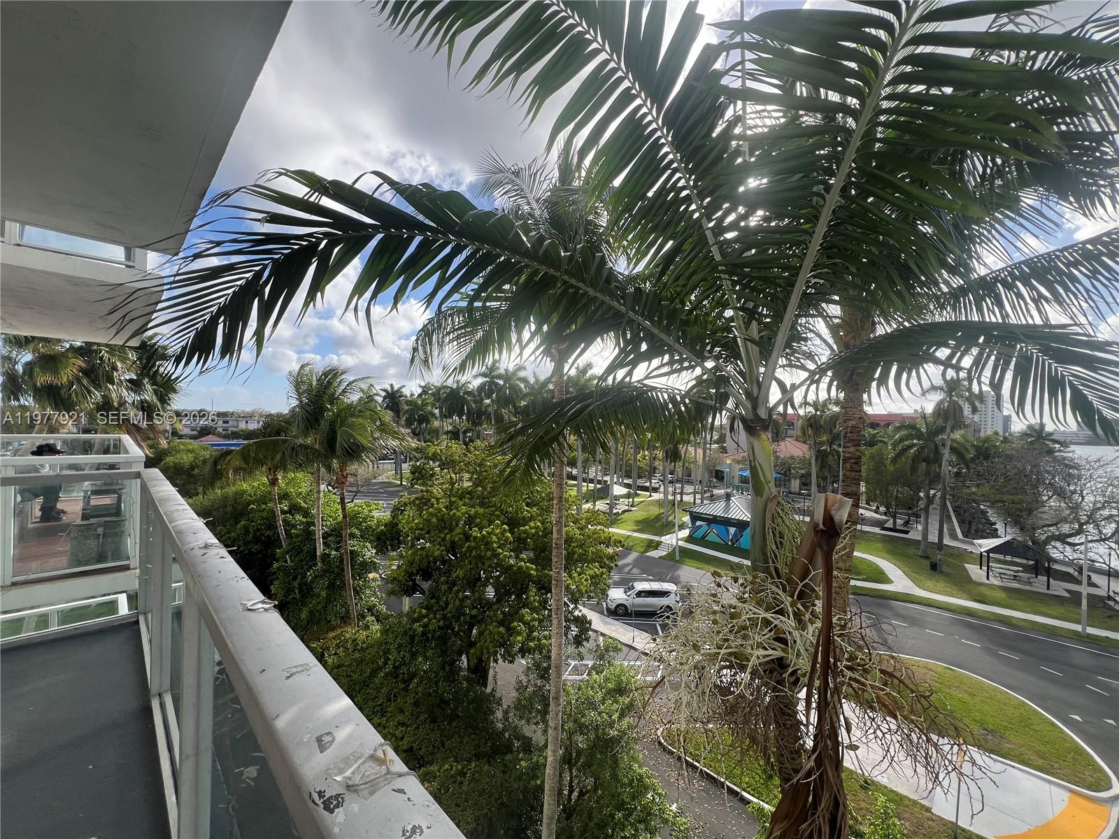 5099 NW 7th St #505, Miami FL 33126