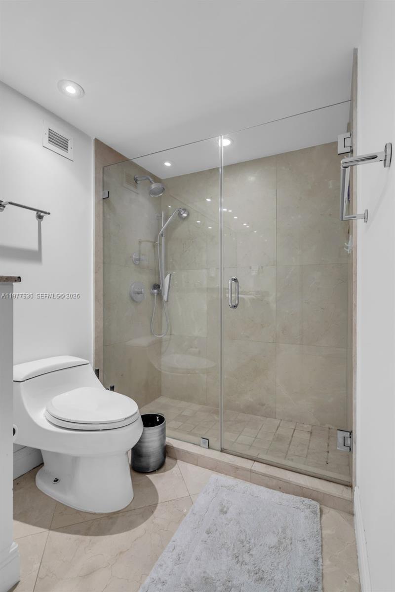1121 Crandon Blvd #E1203, Key Biscayne FL 33149