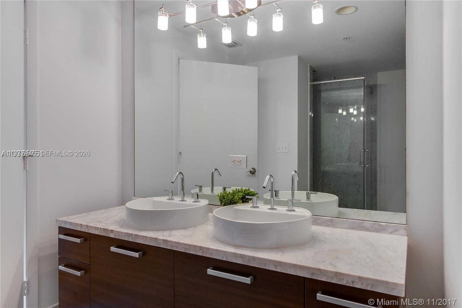 253 NE 2nd St #2410, Miami FL 33132