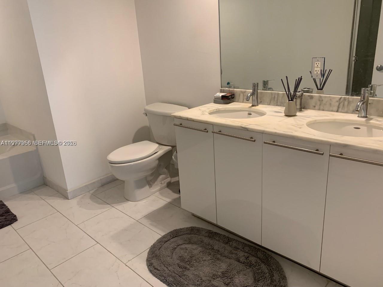 950 Brickell Bay Dr #1107, Miami FL 33131