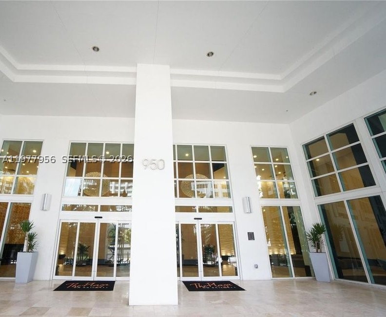 950 Brickell Bay Dr #1107, Miami FL 33131