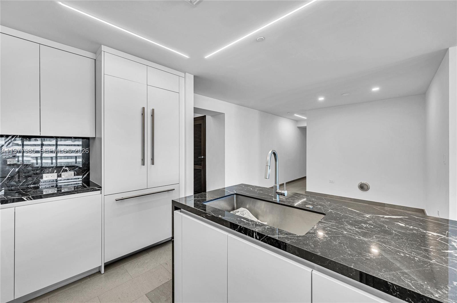 88 SW 7th St #806, Miami FL 33130