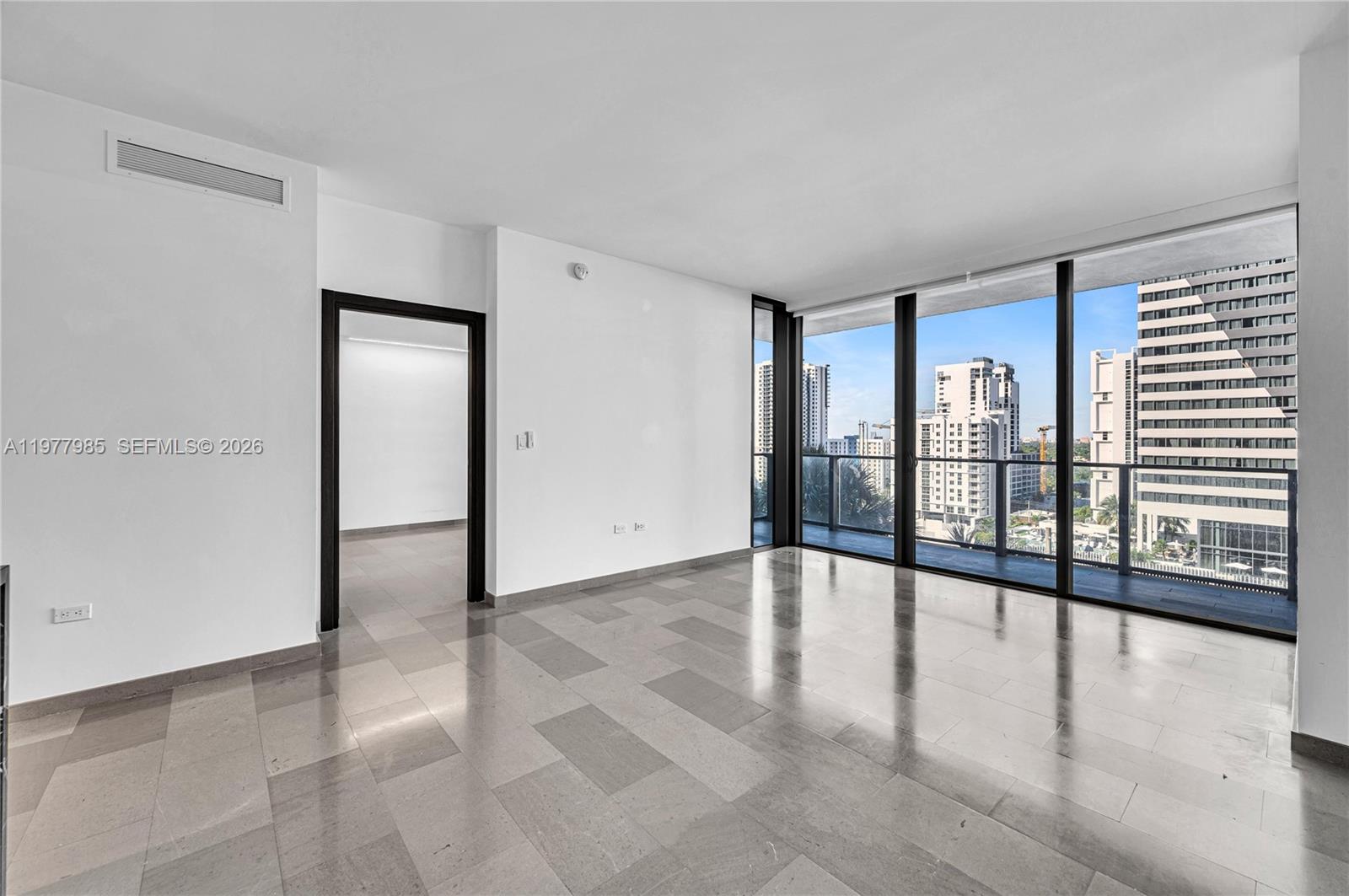 88 SW 7th St #806, Miami FL 33130