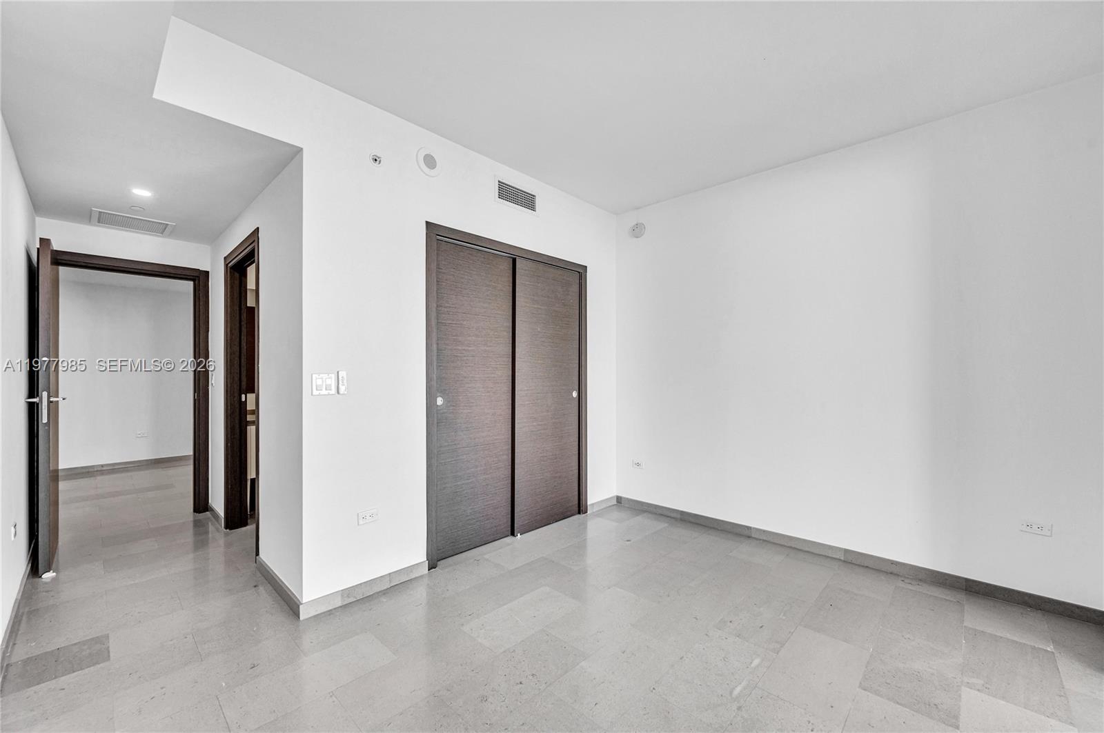 88 SW 7th St #806, Miami FL 33130