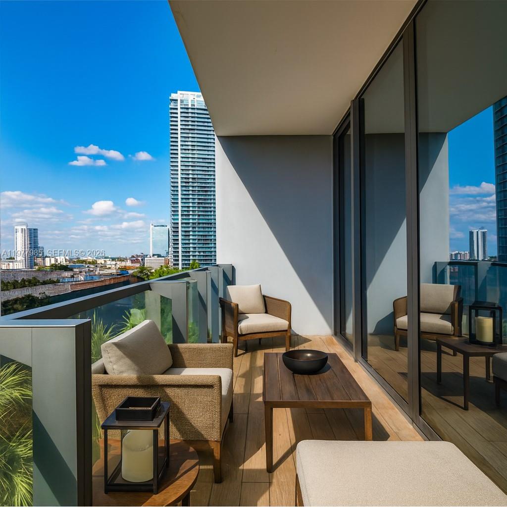 88 SW 7th St #806, Miami FL 33130