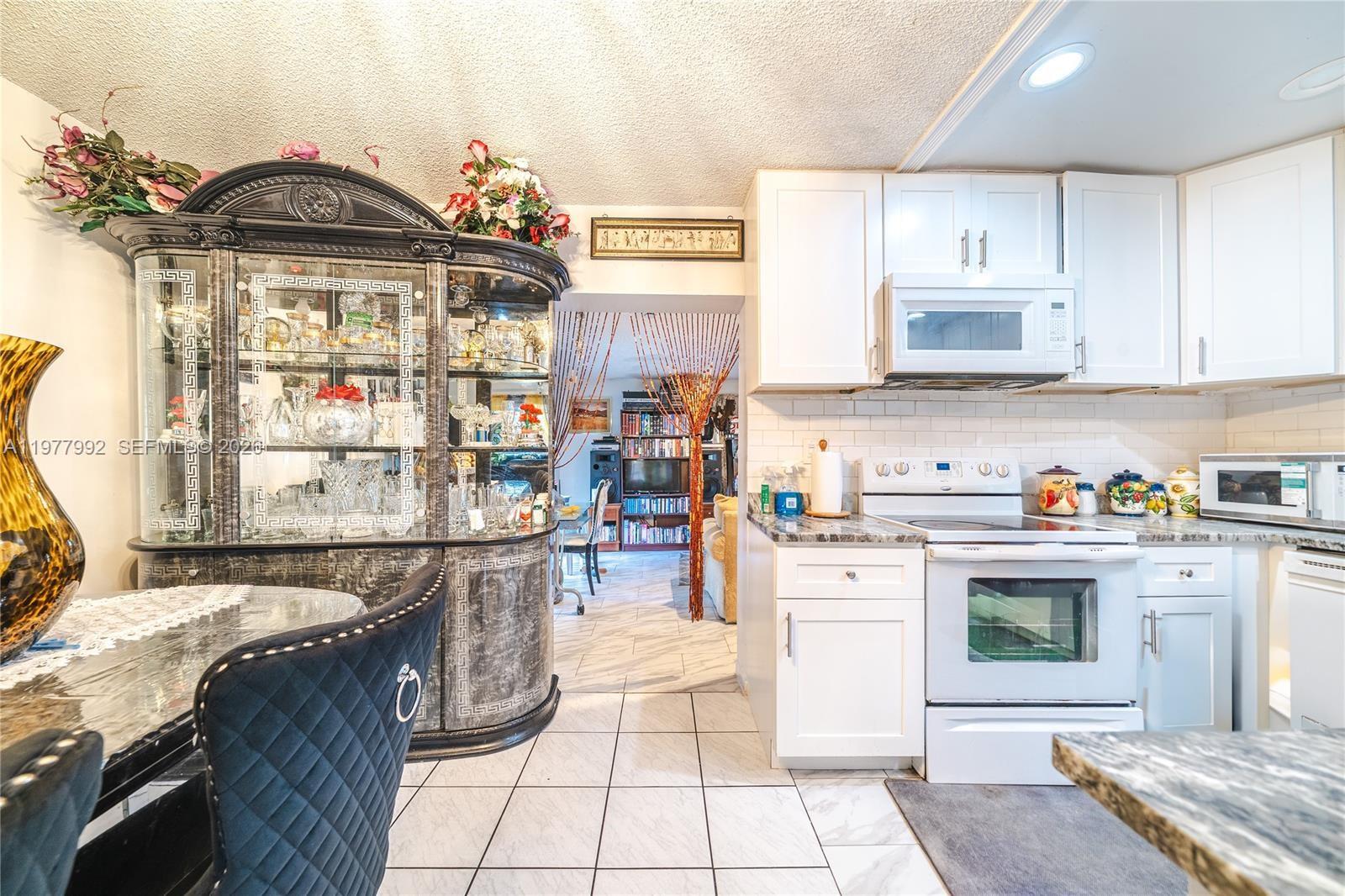 419 SW 80th Ave, Pompano Beach FL 33068