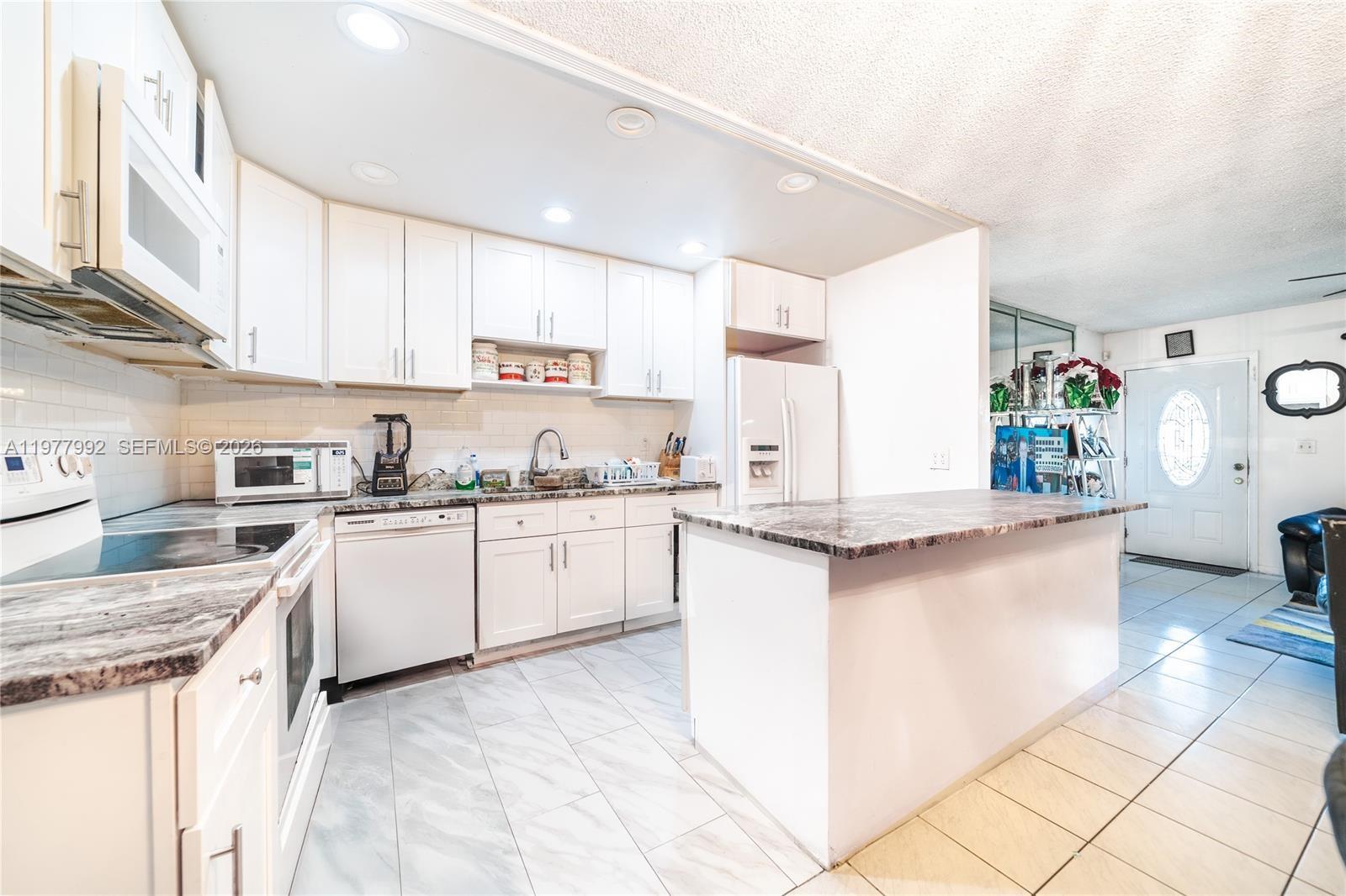 419 SW 80th Ave, Pompano Beach FL 33068
