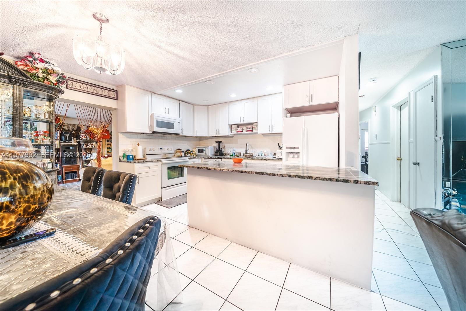 419 SW 80th Ave, Pompano Beach FL 33068
