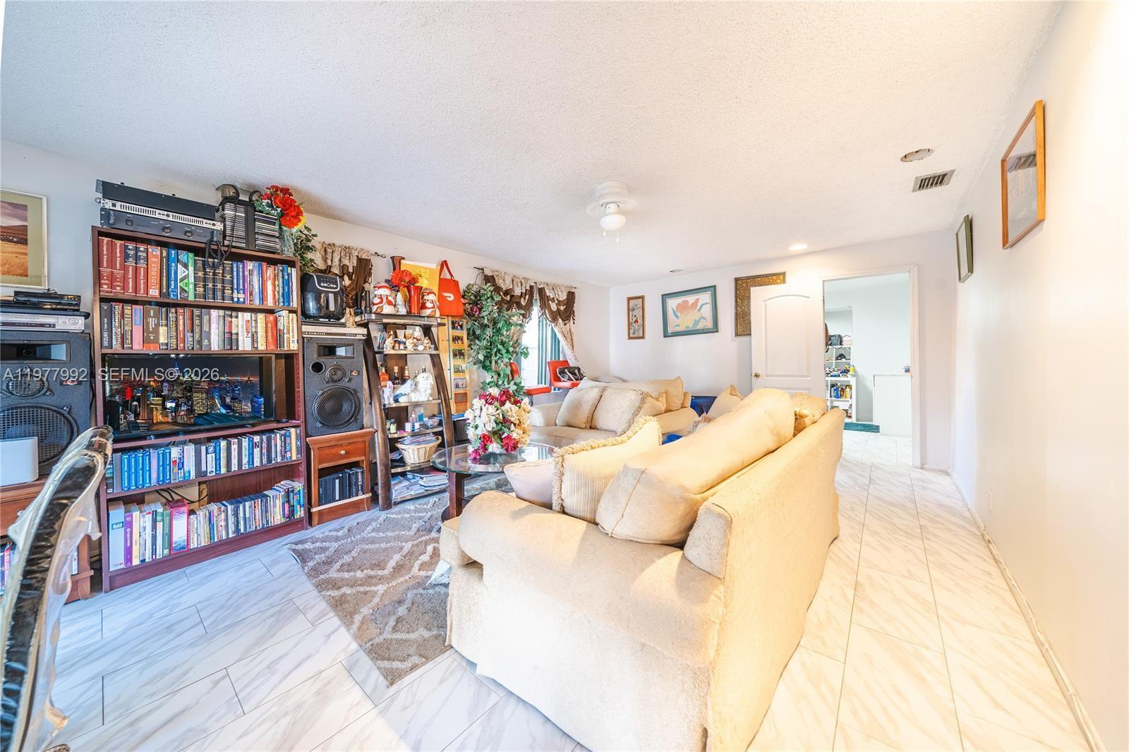 419 SW 80th Ave, Pompano Beach FL 33068