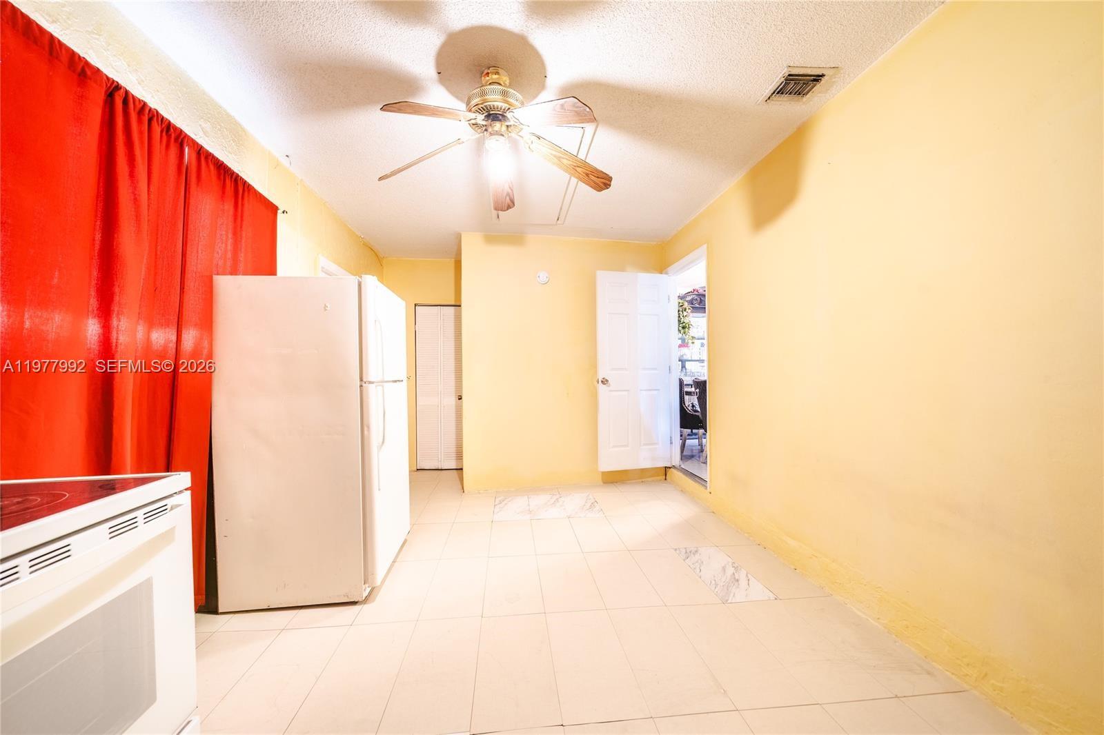 419 SW 80th Ave, Pompano Beach FL 33068