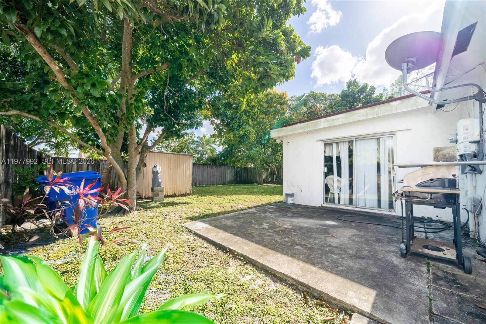 419 SW 80th Ave, Pompano Beach FL 33068