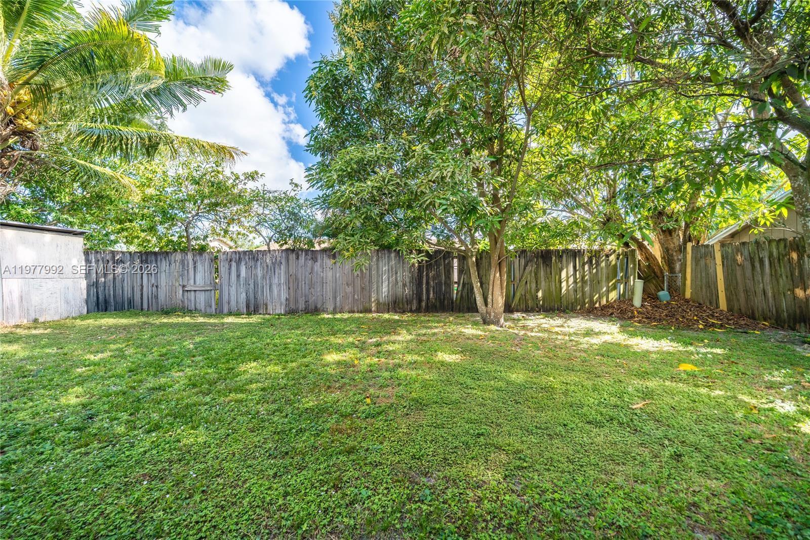 419 SW 80th Ave, Pompano Beach FL 33068